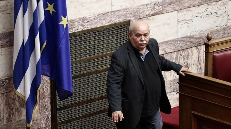 Βούτσης αδειάζει Μαξίμου για τις βουλευτικές συντάξεις