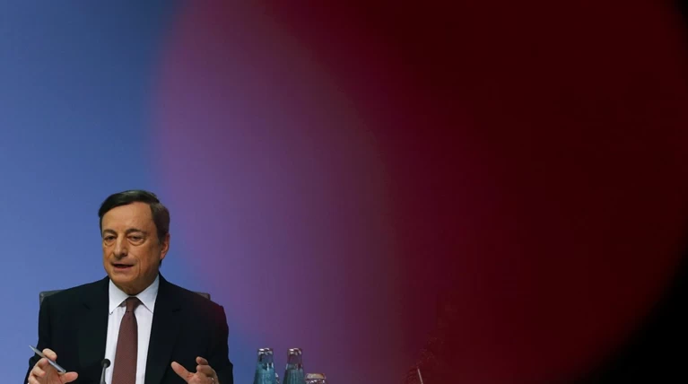Ντράγκι: Η ΕΚΤ υπακούει στους νόμους, όχι σε πολιτικούς