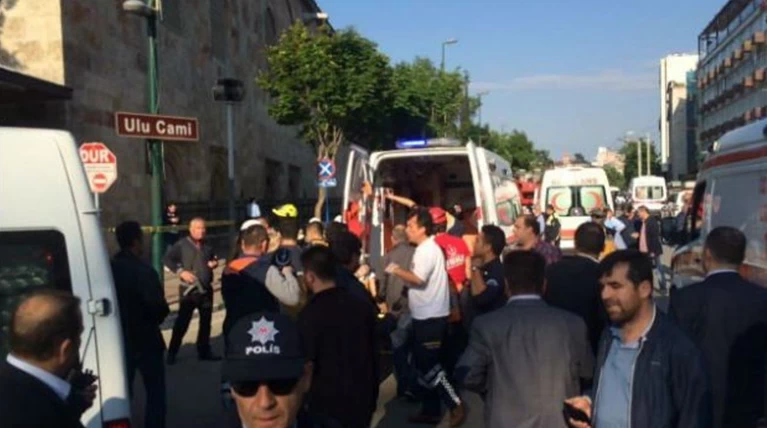 Ισχυρή έκρηξη σε τζαμί στην Τουρκία