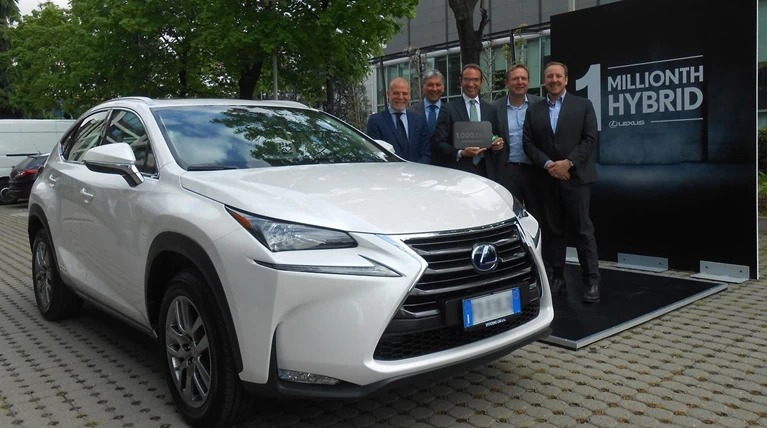 Η Lexus γιόρτασε το ορόσημο του ενός εκατομμυρίου υβριδικών οχημάτων