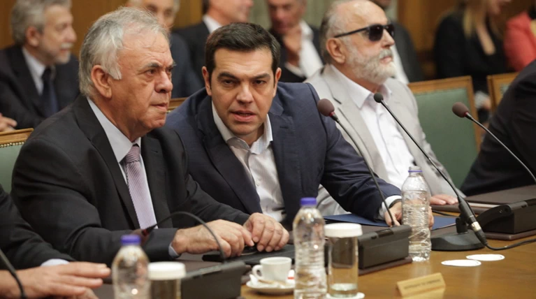 Το τέλος της αξιολόγησης φέρνει σαρωτικό ανασχηματισμό