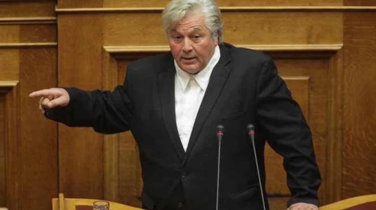 Τα μαζεύει τώρα ο Παπαχριστόπουλος μετά την «ομολογία» για τη διαρροή
