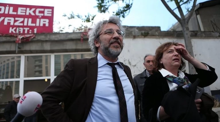 Τουρκία: 5 χρόνια φυλακή για τους 2 δημοσιογράφους της Τζουμχουριέτ