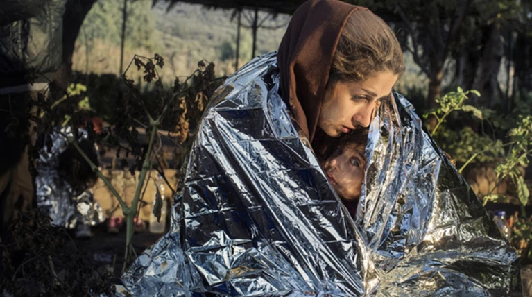 Μια μητέρα-πρόσφυγας στη Λέσβο στις καλύτερες φωτό του Sony World Photo