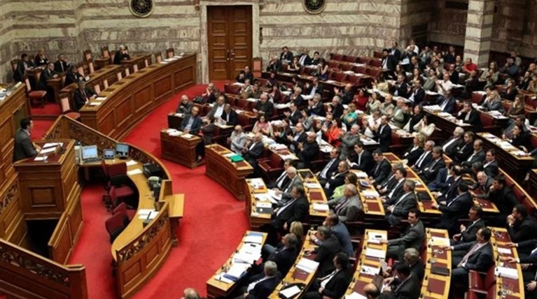 Δείτε live την ψηφοφορία για το ασφαλιστικό - φορολογικό στη Βουλή