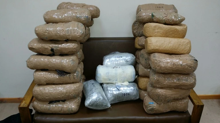 Η ΕΛΑΣ εξαρθρώνει μεγάλο κύκλωμα ναρκωτικών- σε εξέλιξη