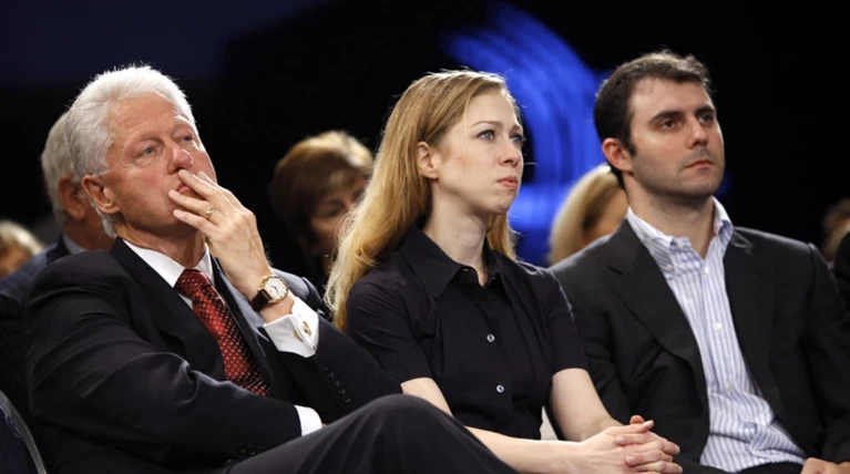 Κλείνει το hedge fund για την Ελλάδα ο γαμπρός του Κλίντον