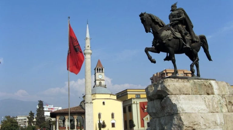 Σάλος στην Αλβανία με τη μη σύλληψη αρχηγού καρτέλ ναρκωτικών