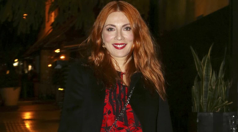 Νέο look για την Σμαράγδα Καρύδη