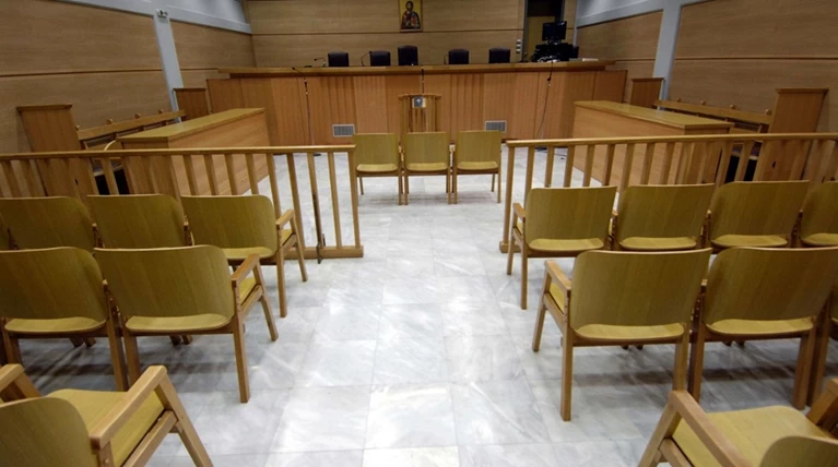 Ενωση Διοικητικών Δικαστών: Διαρκές μνημόνιο ο κόφτης