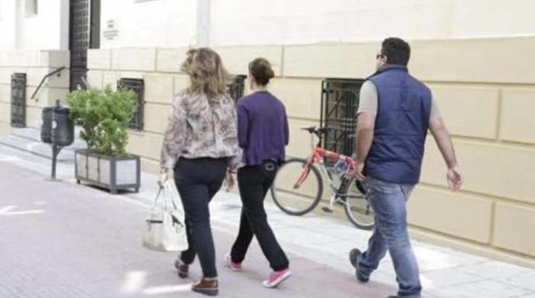 Φρίκη: Τι έλεγε η θεία - τέρας στην 8χρονη ανηψιά (vd)