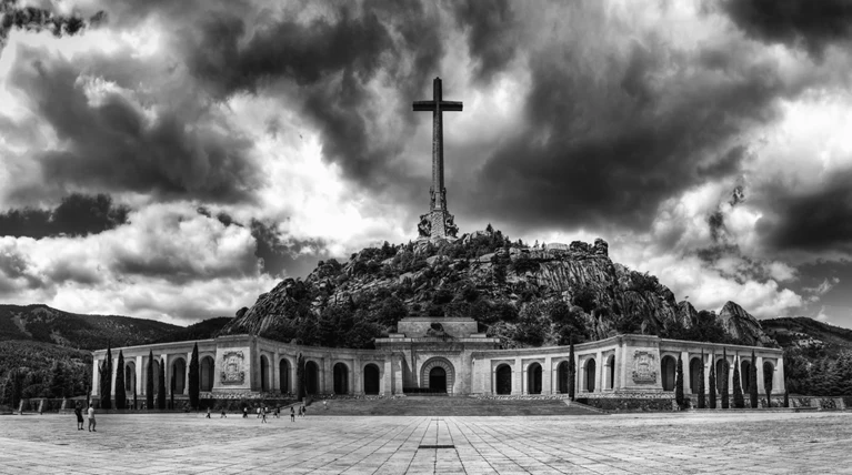 Ισπανία: Δεν πληρώνουμε άλλο για τον τάφο του Φράνκο, ξεθάψτε τον