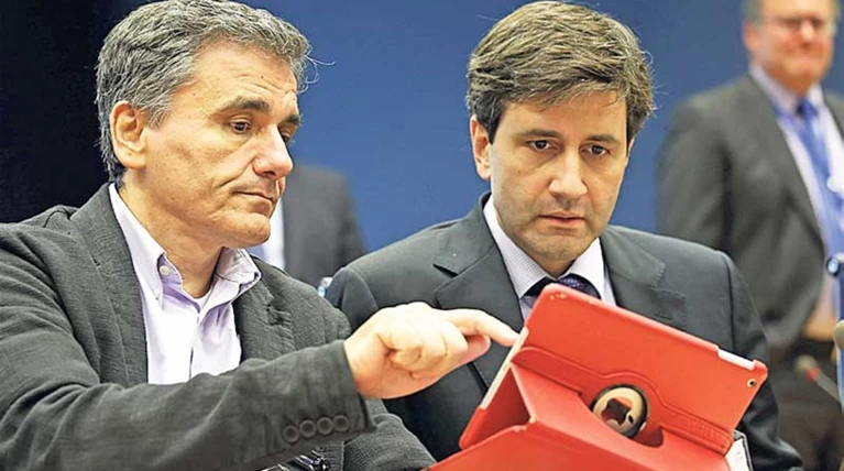Ο Τσακαλώτος ακυρώνει τον Χουλιαράκη στη Βουλή