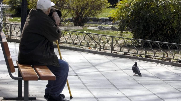 Μειωμένη συμμετοχή στα φάρμακα για όσους χάσουν το ΕΚΑΣ