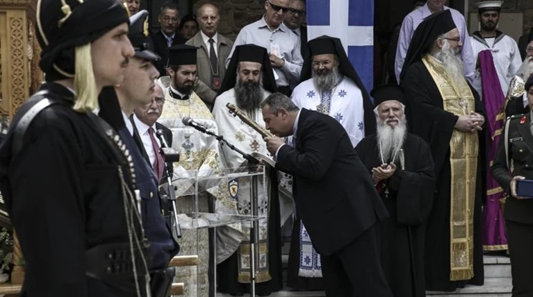 Tα «θαύματα» του Καμμένου με την Παναγία Σουμελά στο Πεντάγωνο