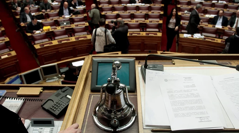 Γραφείο προϋπολογισμού Βουλής:Μεταρρυθμίσεις για να αποφευχθεί ο κόφτης