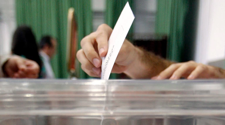 Καταρρέει η δημοτικότητα του Αλέξη Τσίπρα
