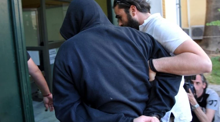 Πήγαν τον 30χρονο στο πάρκινγκ που βρήκε τραγικό θάνατο η Ελ. Αγραφιώτου