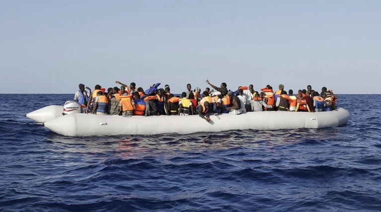 29 πρόσφυγες σε ακυβέρνητη λέμβο στη Λευκάδα