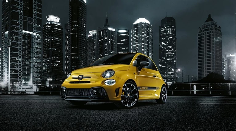 Ο σκορπιός ξανα"τσιμπά" με Abarth 595 Turismo και Competizione