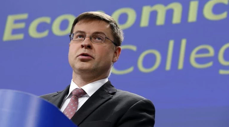 Ντομπρόβσκις: Είμαστε πολύ κοντά στην εκταμίευση της δόσης των 7,5 δισ.
