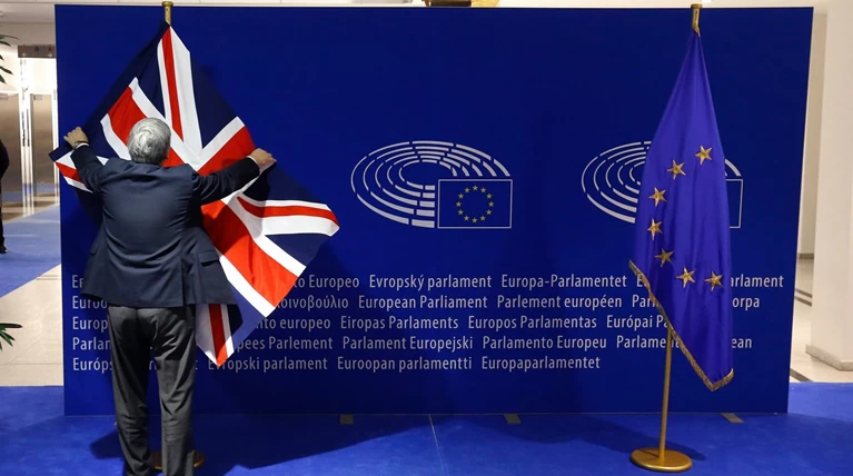 Ανω-κάτω οι Συντηρητικοί του Κάμερον για το Brexit