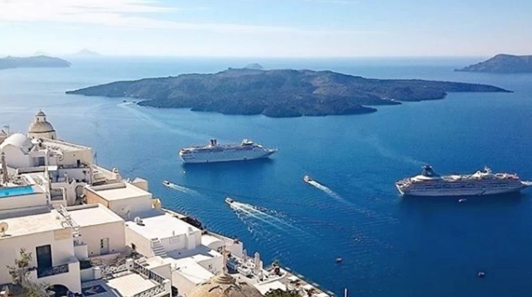 10 λόγοι που οι Κυκλάδες είναι ο απόλυτος προορισμός το φετινό καλοκαίρι