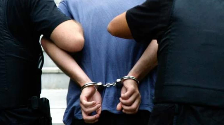 Ο «δράκος με το ποδήλατο» που αποπλάνησε 27 κορίτσια έξω από σχολεία