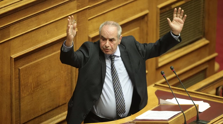 Παναγούλης κατά Παππά: Παριστάνει τον σουρουκλεμέ