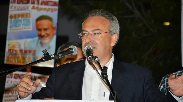 Πώς ο πρώην δήμαρχος έστησε την απάτη με τα φάρμακα
