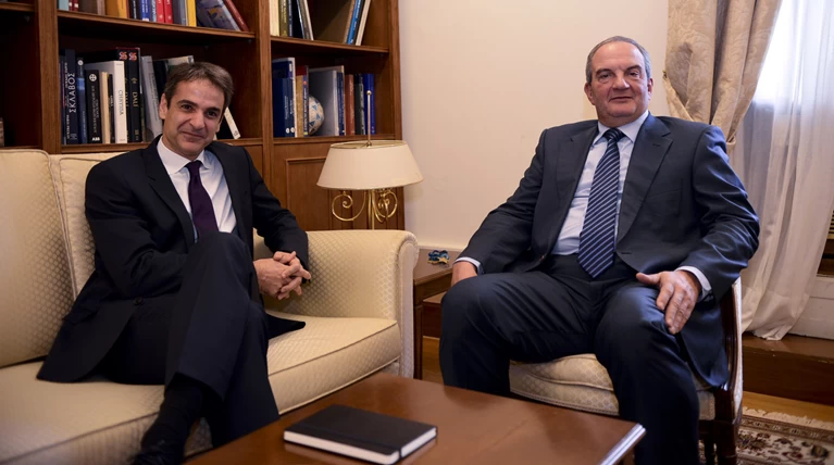 Αναταράξεις προκαλεί στη ΝΔ το «Παραιτηθείτε»