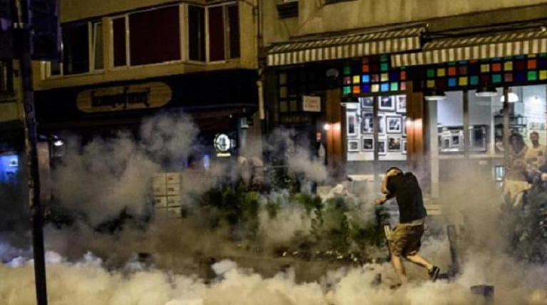 Ερντογάν: Ευθύνονται και οι δύο πλευρές για τη βία στο δισκοπωλείο