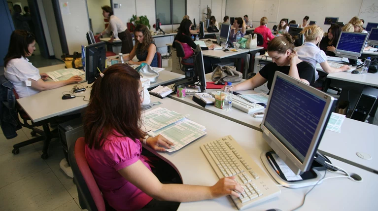Νέα «βόμβα» στα εργασιακά: Ζητούν κατάργηση τριετιών & επιδομάτων