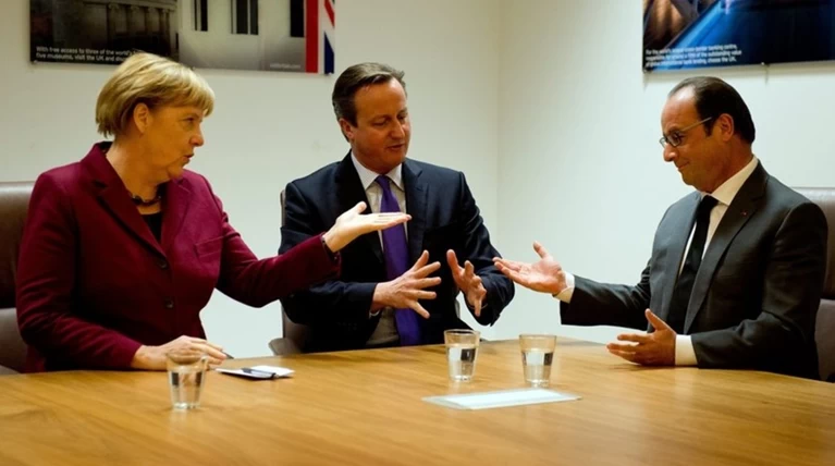 Brexit «άμεσα και γρήγορα» επιδιώκουν Μέρκελ, Ολάντ και ΕΕ