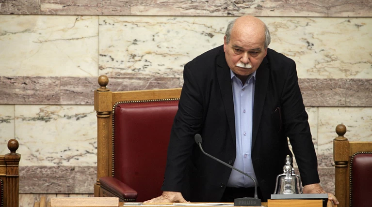 Ο Βούτσης «απενοχοποιεί» τις ψήφους της Χρυσής Αυγής