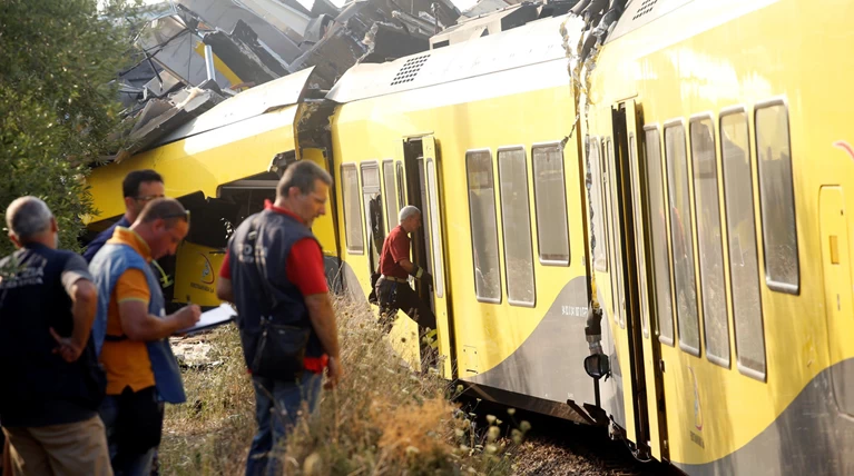 Μπάρι: Μαρτυρίες σοκ από τη φονική σύγκρουση των τρένων