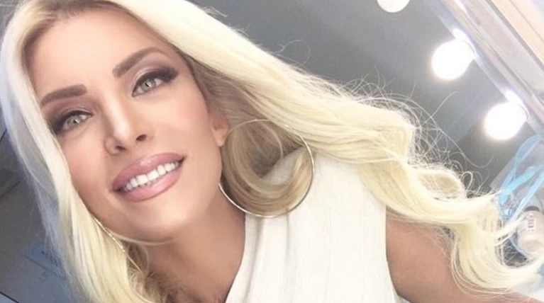 Μην τρομάζετε, δεν άλλαξε look η Κατερίνα Καινούργιου