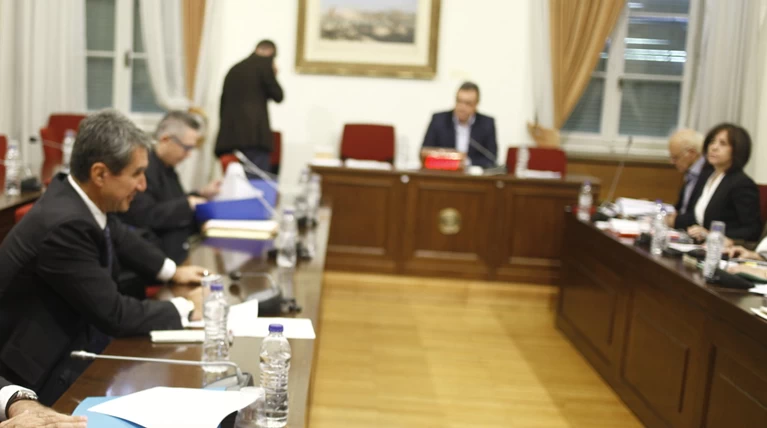 Αγριος καβγάς Λοβέρδου - Καββαδία στη Βουλή για την "Αυγή"