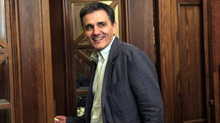 Ο Τσακαλώτος...συνήγορος του Στουρνάρα!