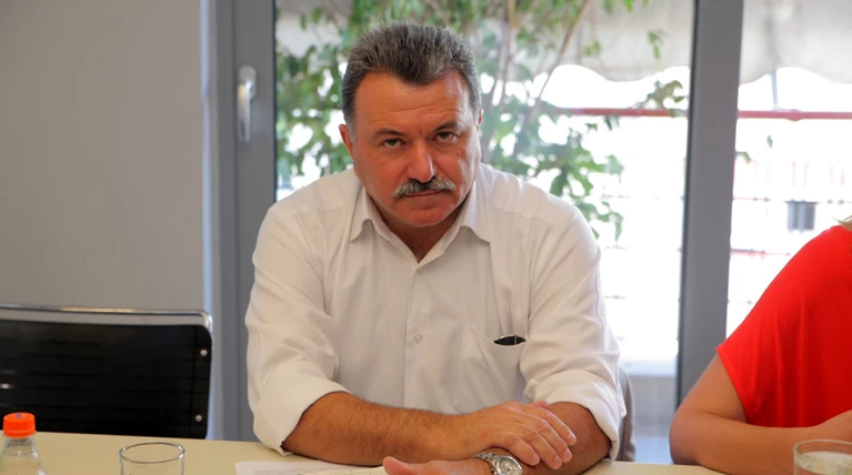 Περιφερειάρχης - στέλεχος του ΣΥΡΙΖΑ αρχίζει ηλεκτρονικό δημοψήφισμα