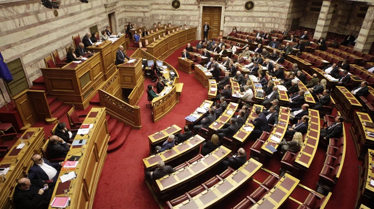 Η λίστα με τα 13 προαπαιτούμενα του Δεκεμβρίου, πότε θα ψηφιστούν