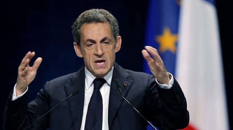 Politico: Μπορεί ο Σαρκοζί να σταματήσει τη Λεπέν;