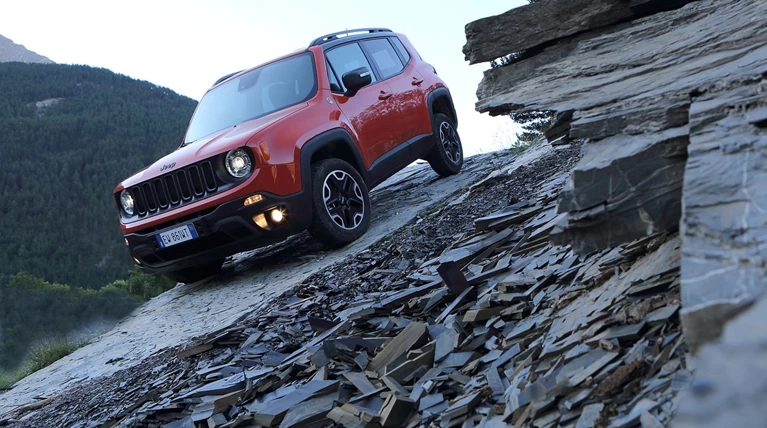 Jeep Renegade: Ψηφίστηκε ως το ελληνικό αυτοκίνητο της χρονιάς 2016!