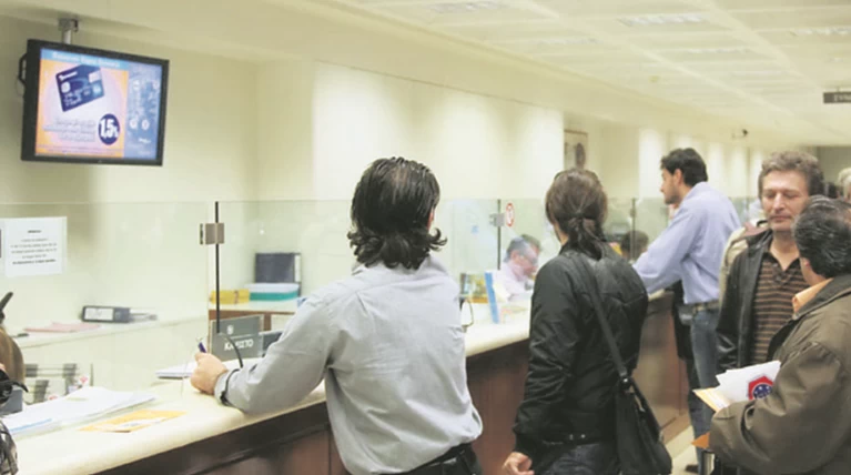 Ερχονται τα ραβασάκια από τις τράπεζες για τα κόκκινα δάνεια
