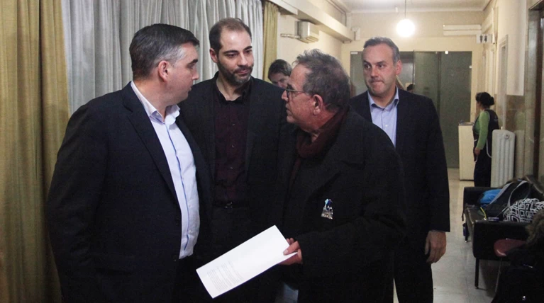 Συμφώνησαν δήμαρχοι και Μουζάλας για τους μετανάστες