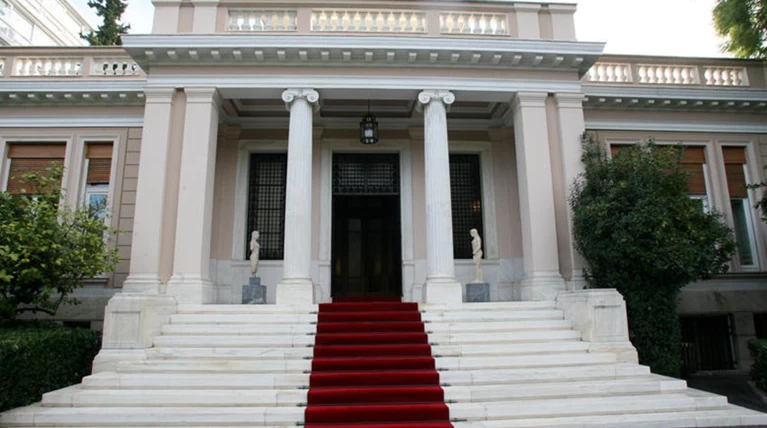 Τι «κατάλαβε» το Μαξίμου από τις δηλώσεις Ντομπρόβσκις