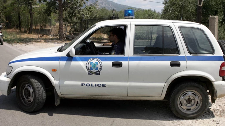Συνέλλαβαν επικίνδυνο δραπέτη σε καφετέρια του Βόλου