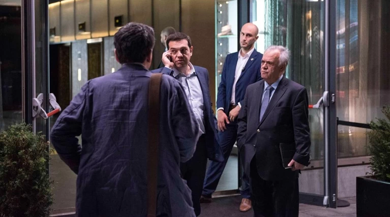 Tο «μαρτύριο της σταγόνας» ξαναρχίζουν οι δανειστές