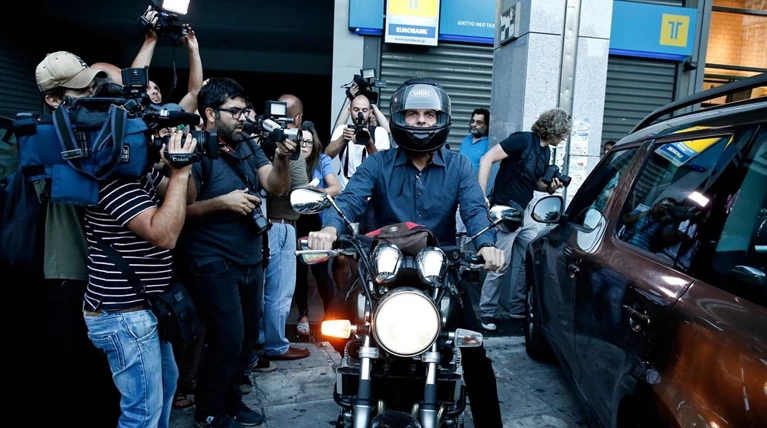 Guardian: Η παραίτηση Βαρουφάκη στα top γεγονότα της χρονιάς
