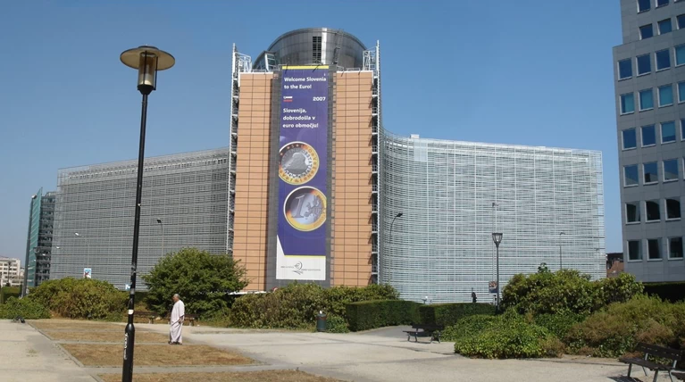 O ESM ενέκρινε την εκταμίευση του 1 δισ. στην Ελλάδα